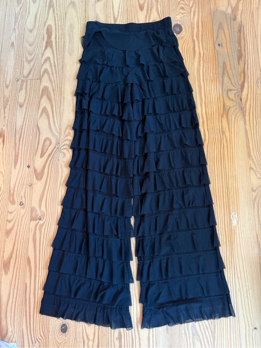 Isle Brand Women’s Black Ruffle Wide-Leg Pants - xs